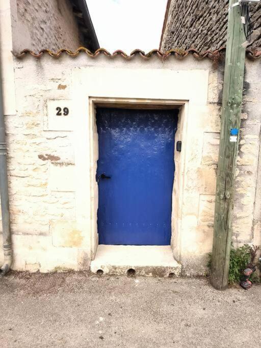 La Porte Bleue Neuville-du-Poitou Exterior photo